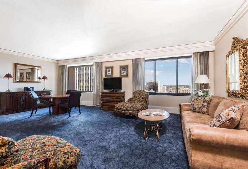 فندق The Antlers, A Wyndham