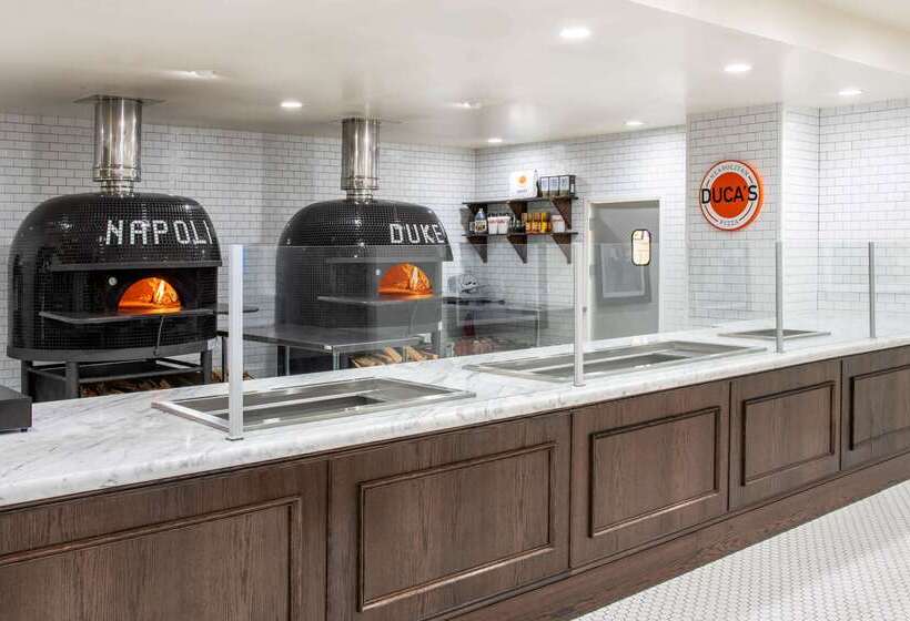 فندق The Antlers, A Wyndham