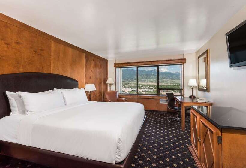 فندق The Antlers, A Wyndham