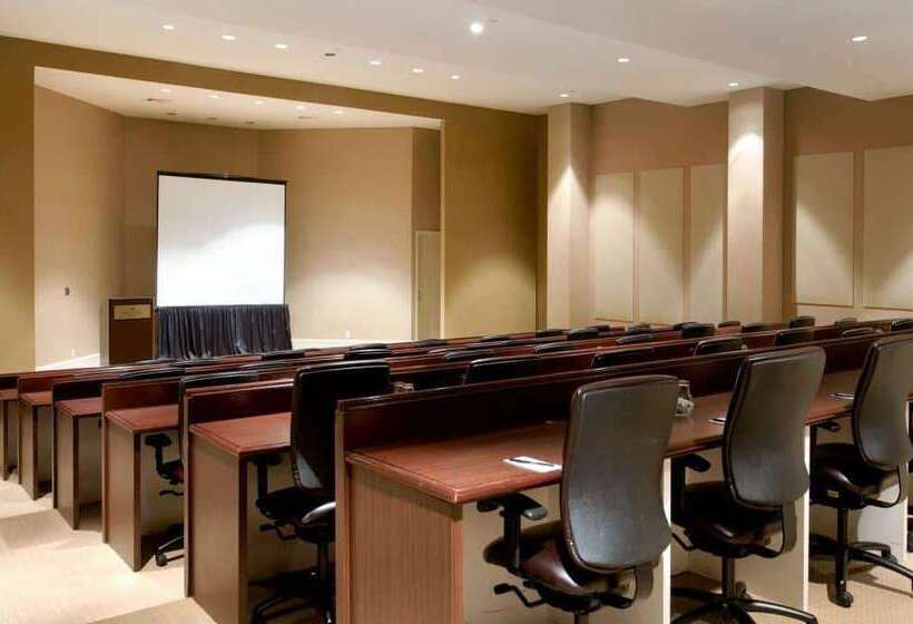 فندق The Antlers, A Wyndham