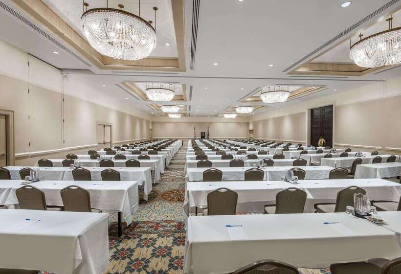 فندق The Antlers, A Wyndham