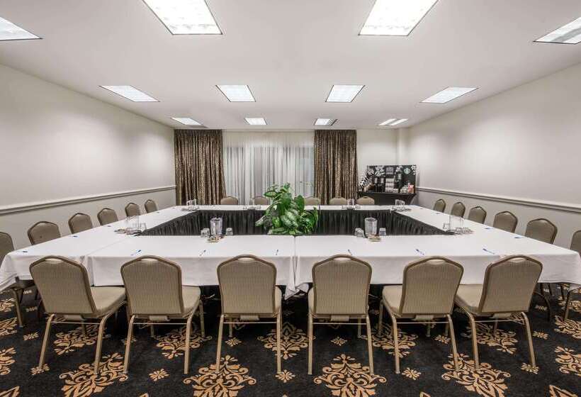 فندق The Antlers, A Wyndham