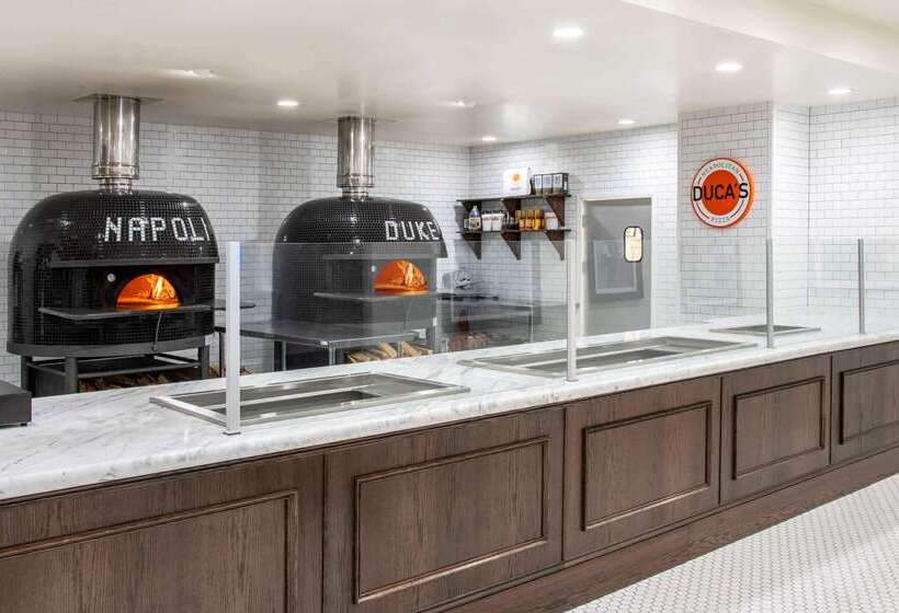 فندق The Antlers, A Wyndham