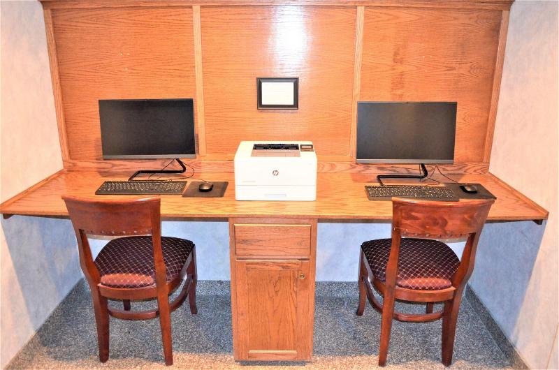 酒店 The Ashley Inn & Suites