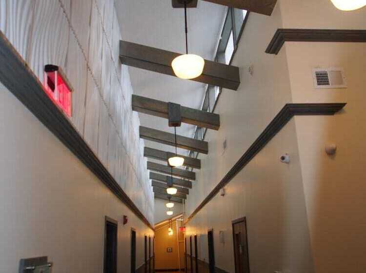 فندق Travelodge By Wyndham Coffeyville