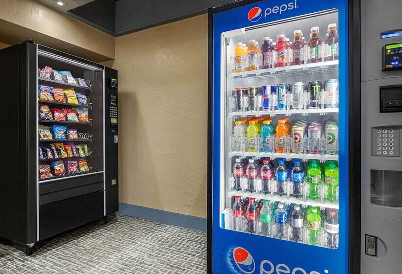 فندق Travelodge By Wyndham Coffeyville