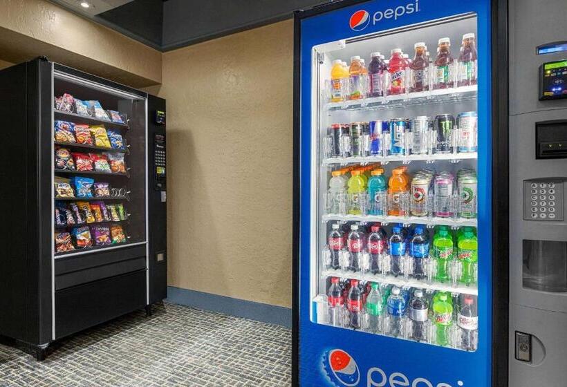 فندق Travelodge By Wyndham Coffeyville