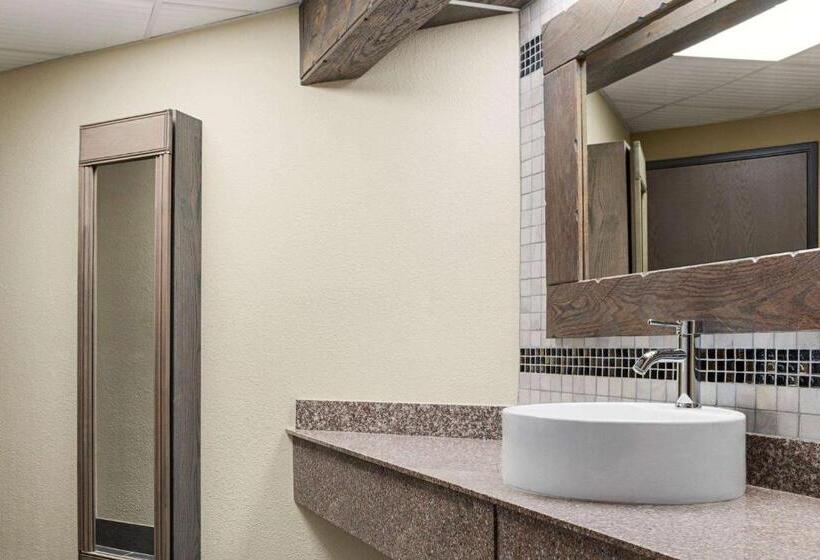 فندق Travelodge By Wyndham Coffeyville