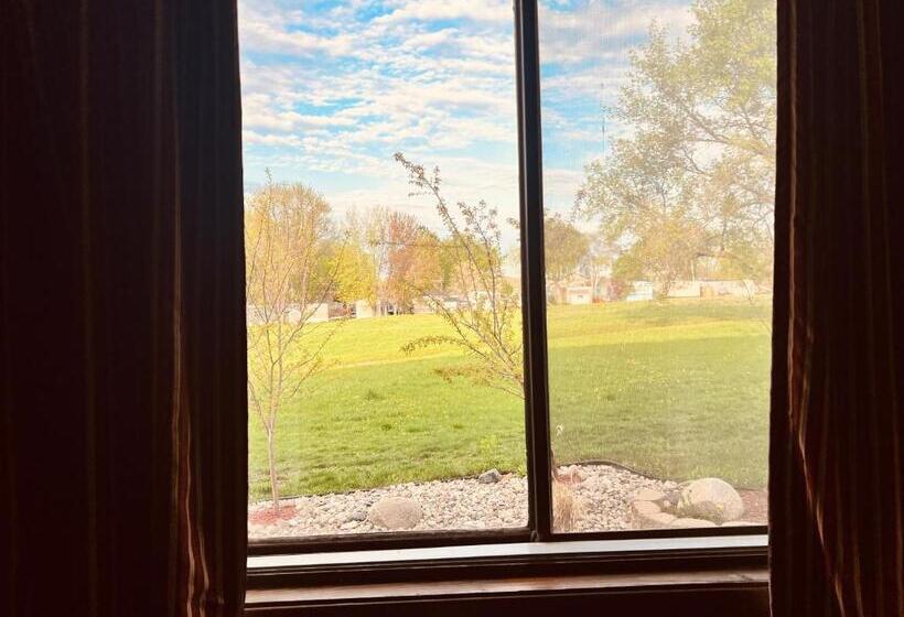 فندق Travelodge By Wyndham Valleyfair Shakopee