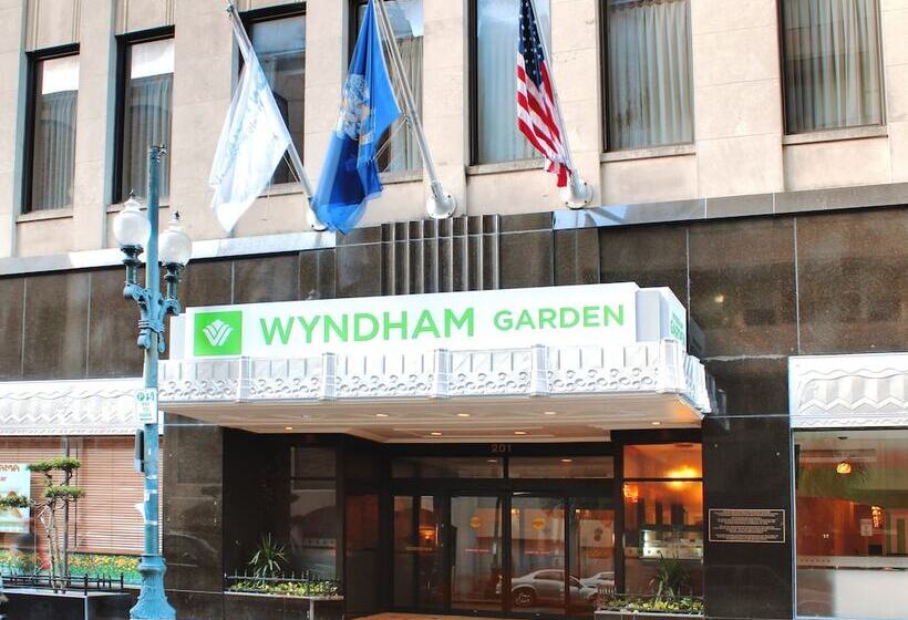 هتل Wyndham Garden Baronne Plaza