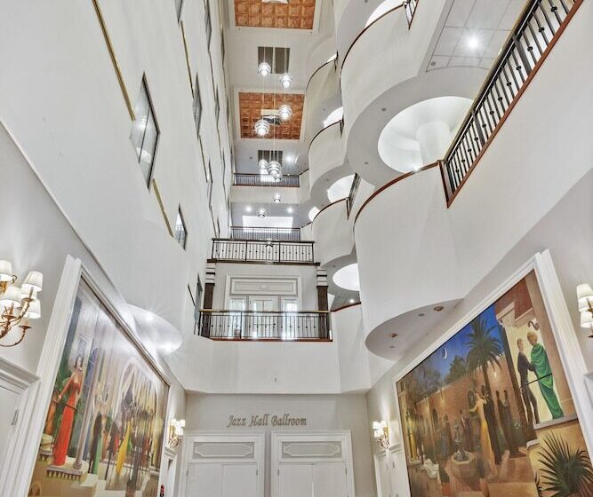 هتل Wyndham Garden Baronne Plaza