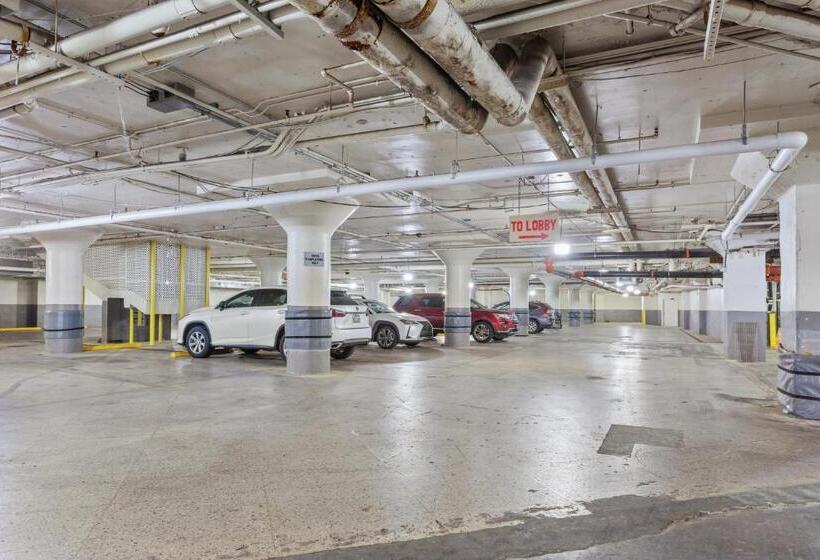 هتل Wyndham Garden Baronne Plaza