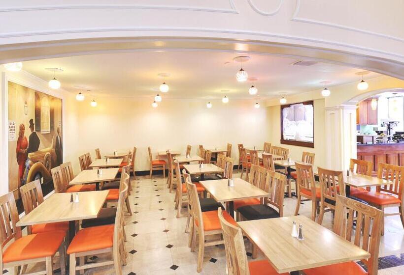 هتل Wyndham Garden Baronne Plaza