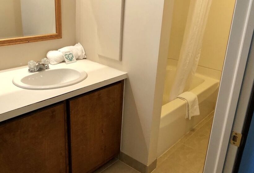 فندق على الطريق Adoba® Lockview