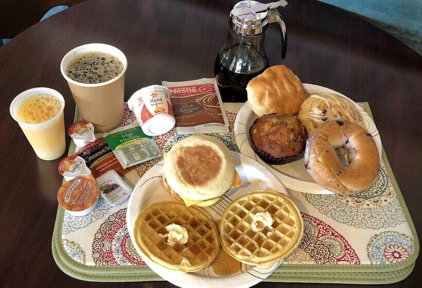 فندق على الطريق Adoba® Lockview