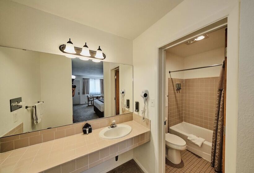 Мотель Adventure Inn Durango