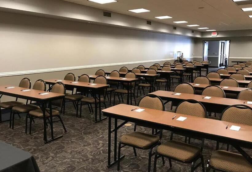 فندق على الطريق Americinn By Wyndham Mankato Event Center Near Msu