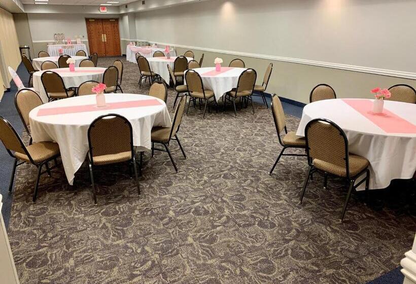 فندق على الطريق Americinn By Wyndham Mankato Event Center Near Msu