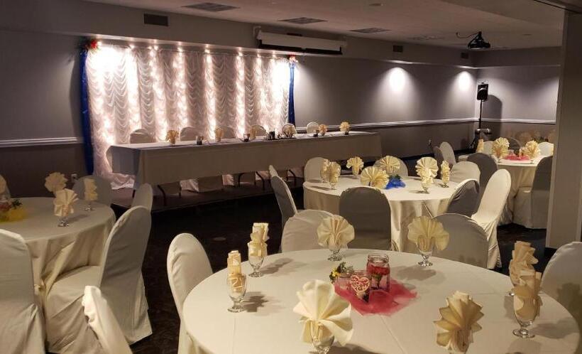 فندق على الطريق Americinn By Wyndham Mankato Event Center Near Msu