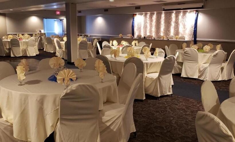فندق على الطريق Americinn By Wyndham Mankato Event Center Near Msu