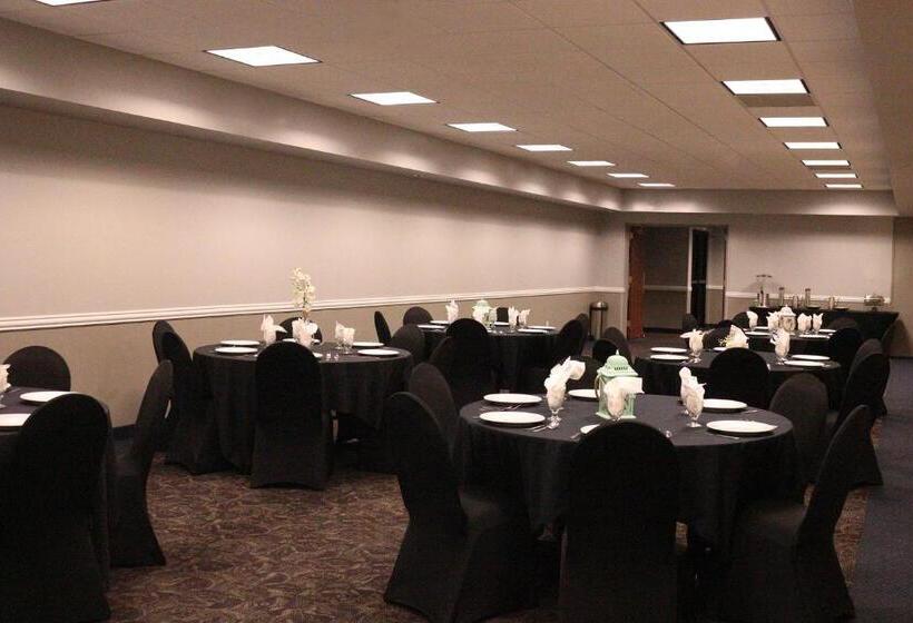 فندق على الطريق Americinn By Wyndham Mankato Event Center Near Msu
