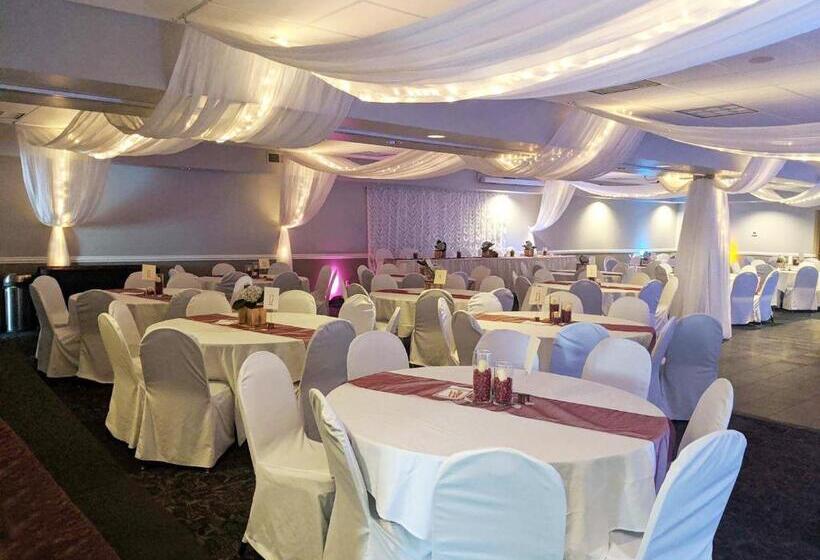 فندق على الطريق Americinn By Wyndham Mankato Event Center Near Msu