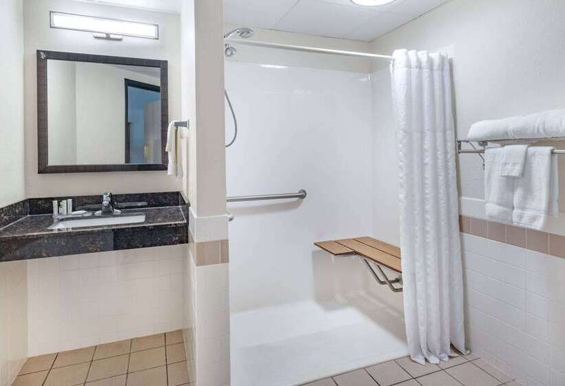 فندق على الطريق Americinn By Wyndham Aberdeen  Event Center