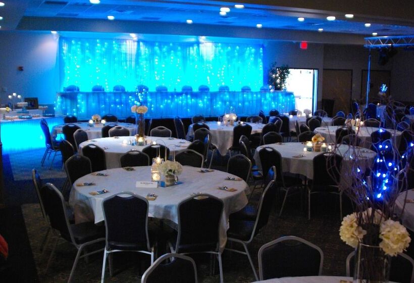 فندق على الطريق Americinn By Wyndham Aberdeen  Event Center