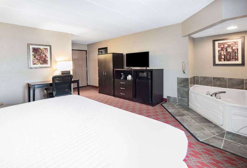 فندق على الطريق Baymont By Wyndham Brooklyn Center