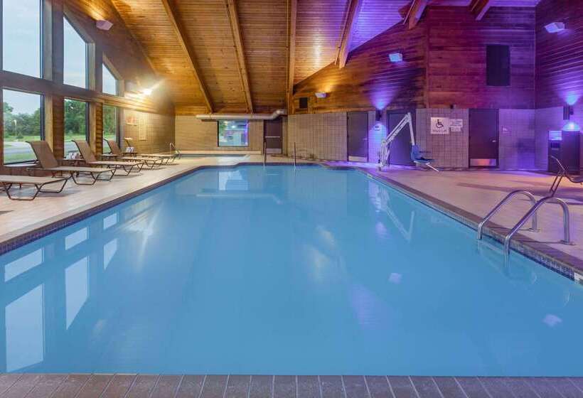 فندق على الطريق Baymont By Wyndham Brooklyn Center