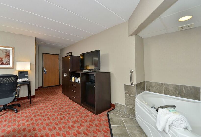 فندق على الطريق Baymont By Wyndham Brooklyn Center