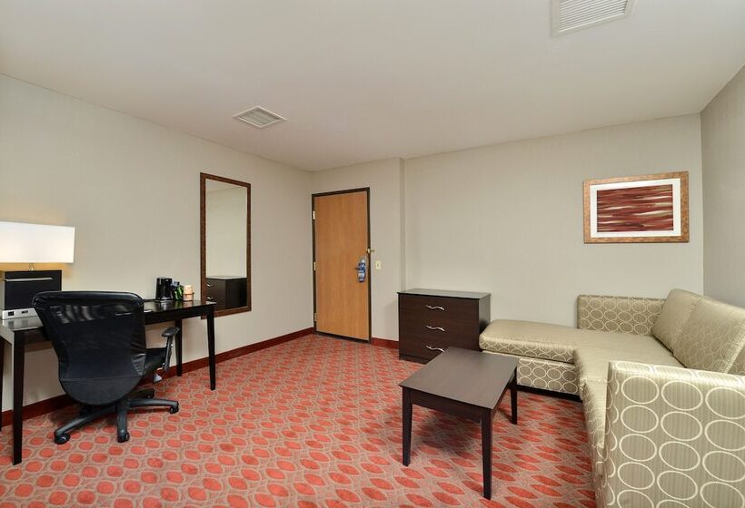 فندق على الطريق Baymont By Wyndham Brooklyn Center