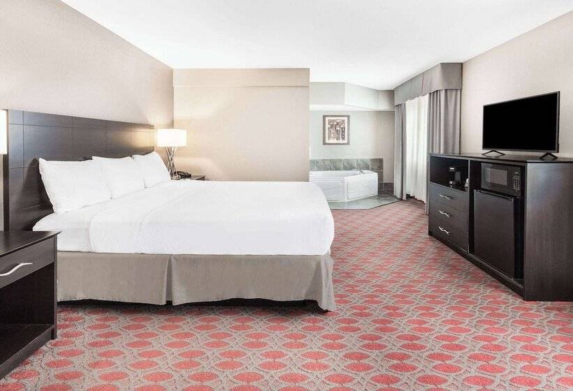 فندق على الطريق Baymont By Wyndham Brooklyn Center