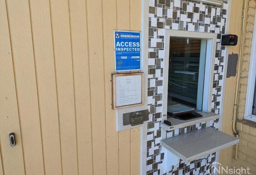 汽车旅馆 Deluxe Inn