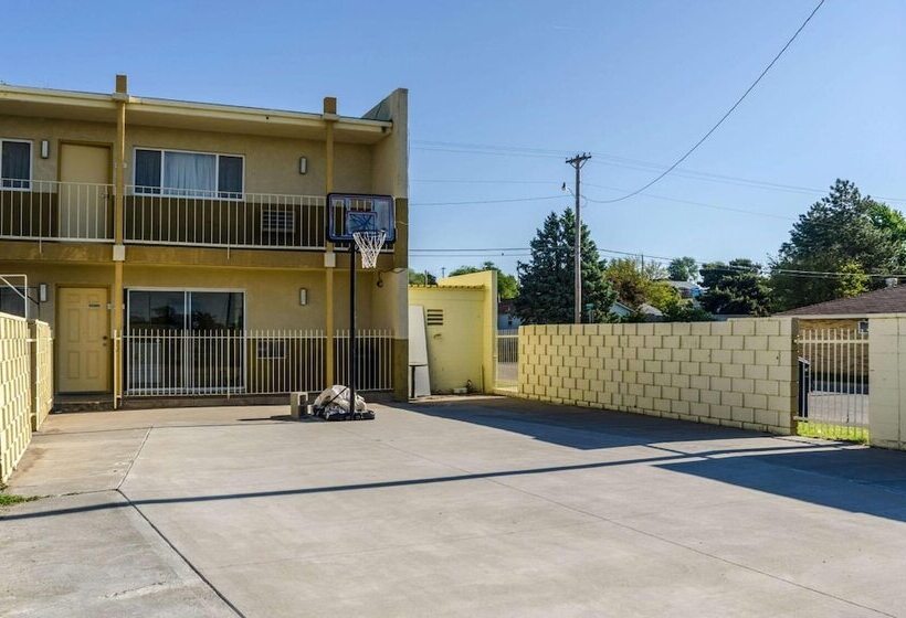 فندق على الطريق Executive Inn Dodge City, Ks