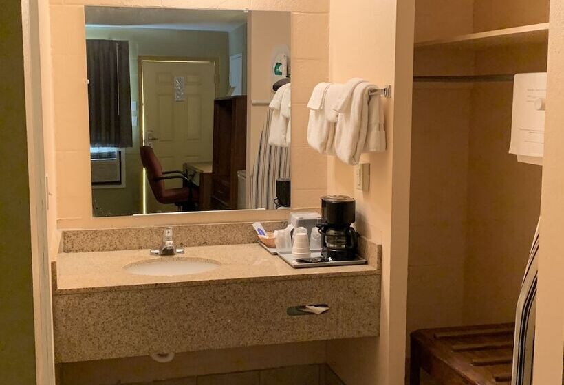 فندق على الطريق Executive Inn Dodge City, Ks