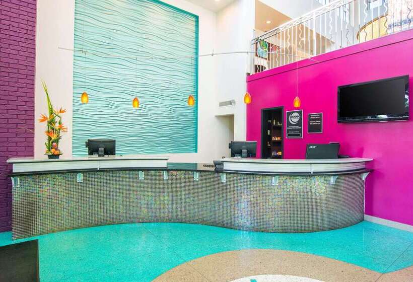 Oasis Hotel & Conv. Center, Ascend Hotel Collection