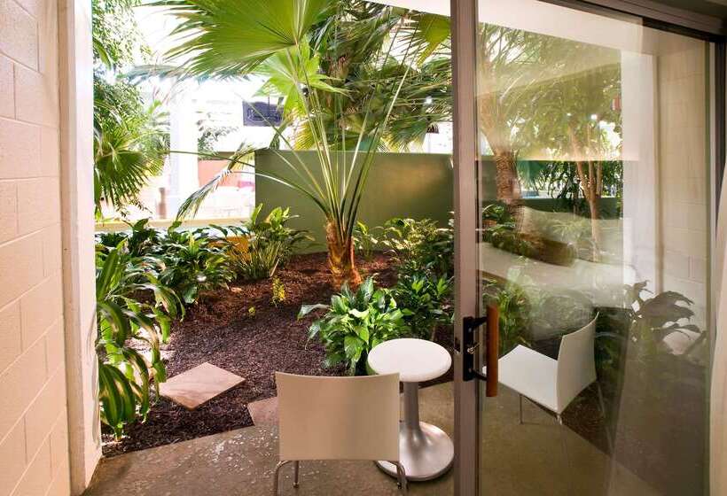 Oasis Hotel & Conv. Center, Ascend Hotel Collection