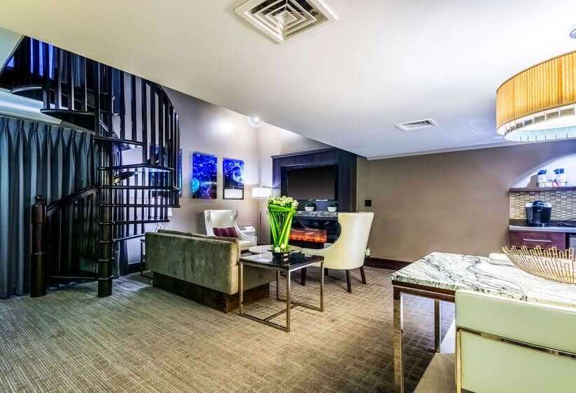 Oasis Hotel & Conv. Center, Ascend Hotel Collection