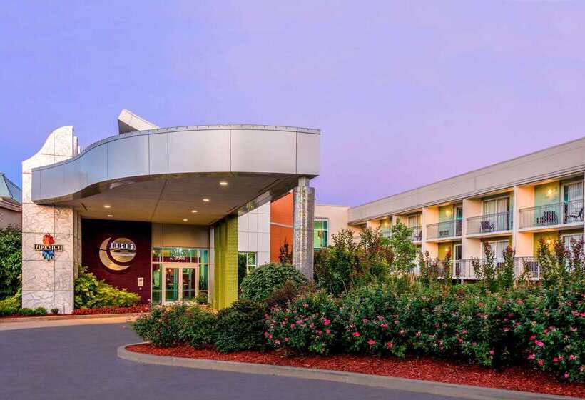 Oasis Hotel & Conv. Center, Ascend Hotel Collection