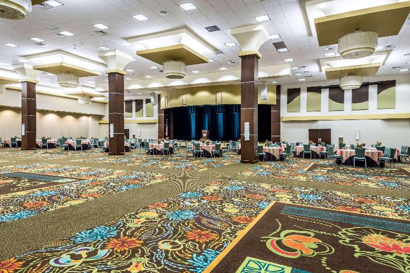Oasis Hotel & Conv. Center, Ascend Hotel Collection