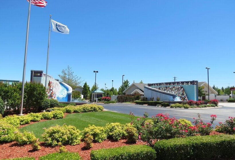 Oasis Hotel & Conv. Center, Ascend Hotel Collection