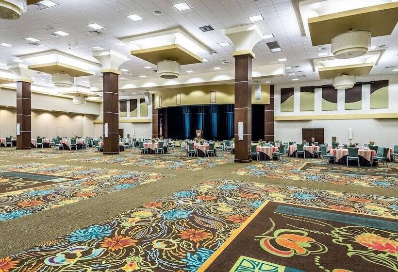 Oasis Hotel & Conv. Center, Ascend Hotel Collection