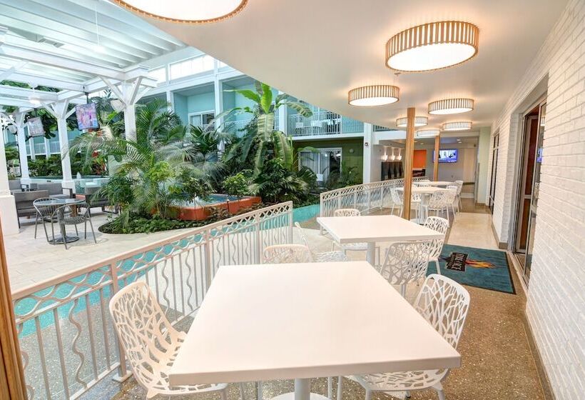 Oasis Hotel & Conv. Center, Ascend Hotel Collection