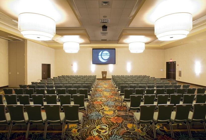 Oasis Hotel & Conv. Center, Ascend Hotel Collection