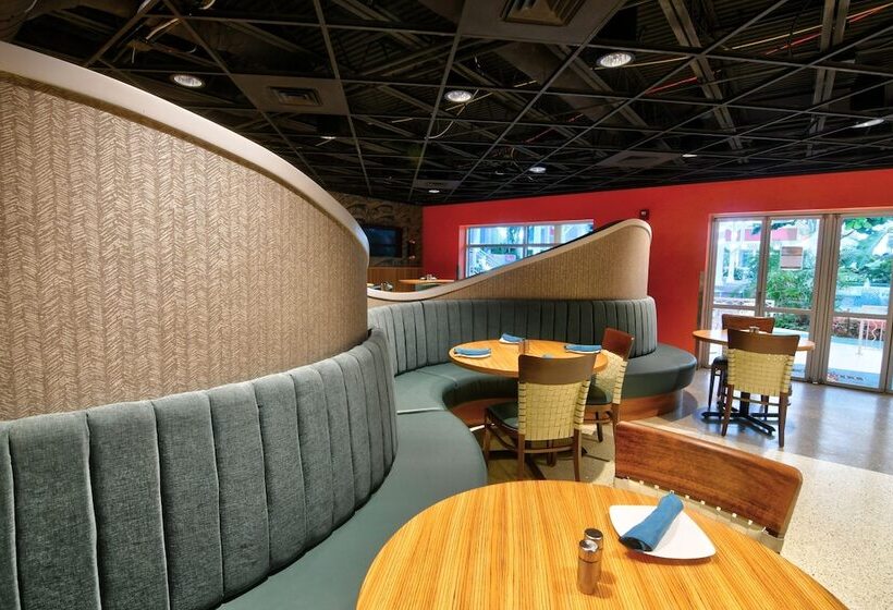 Oasis Hotel & Conv. Center, Ascend Hotel Collection