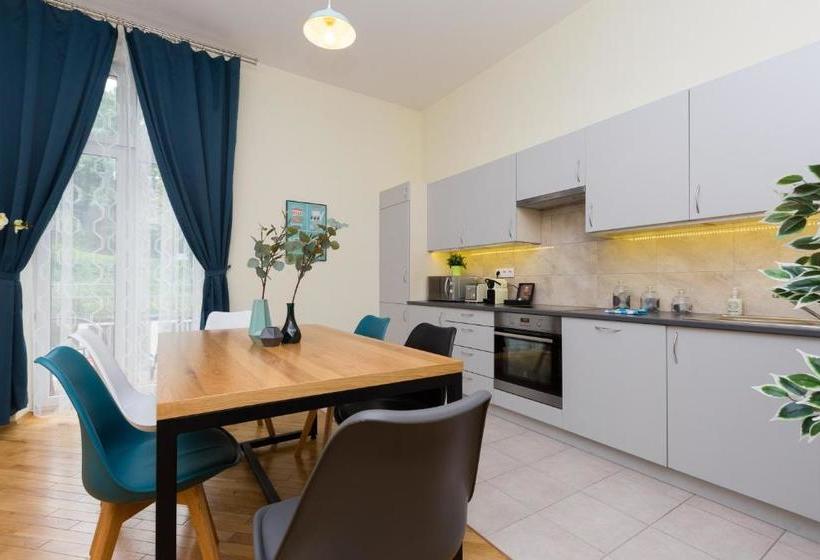 1898 Parkside Boutique Residence