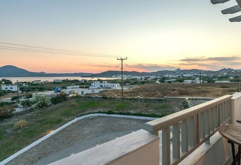 تختخواب و صبحانه Konstantinos