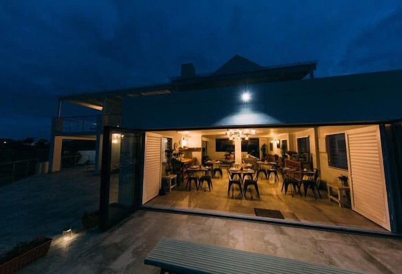 مبيت وإفطار Linhof Boutique Guest House