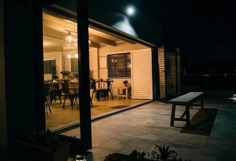 مبيت وإفطار Linhof Boutique Guest House